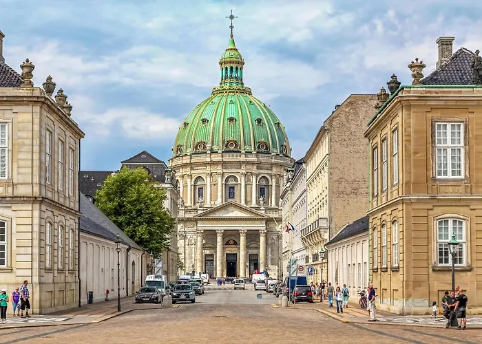 Stylish Spacious W 3br In