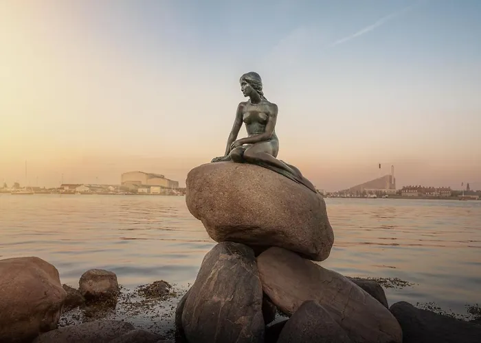 Stylish Spacious W 3br In