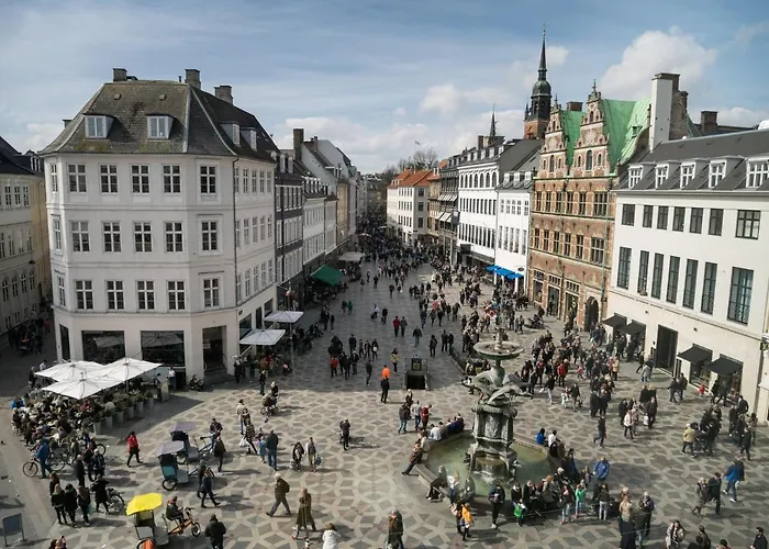 Stylish Spacious W 3br In