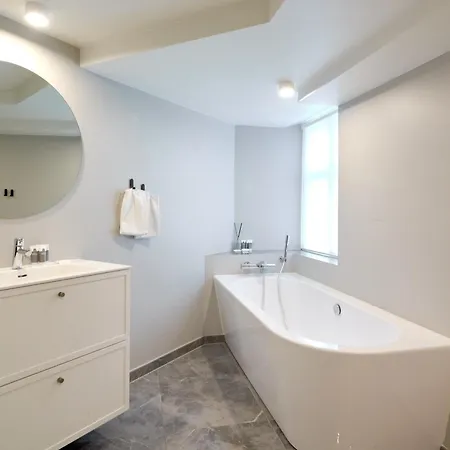 Stylish Spacious Apartment W 3Br In Copenhagen City Apartment